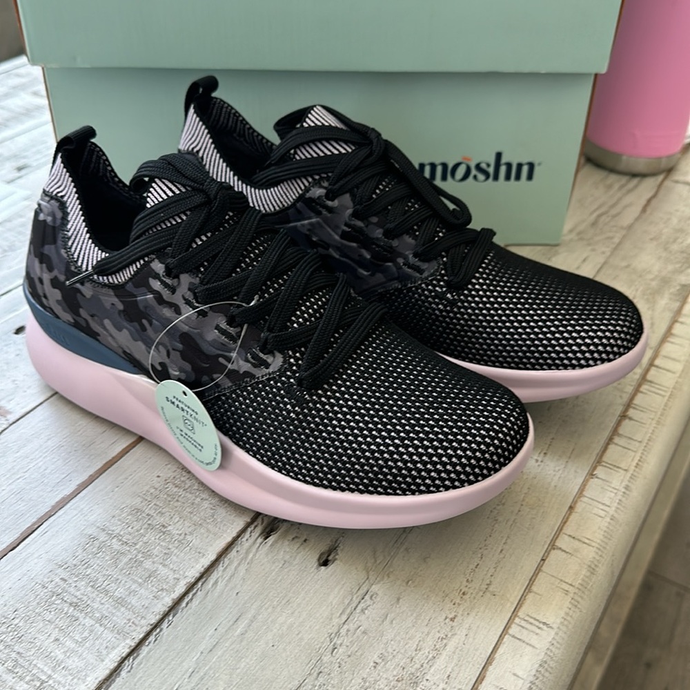 MOSHN by Klogs Pulse Black/Lavender Fog NWT